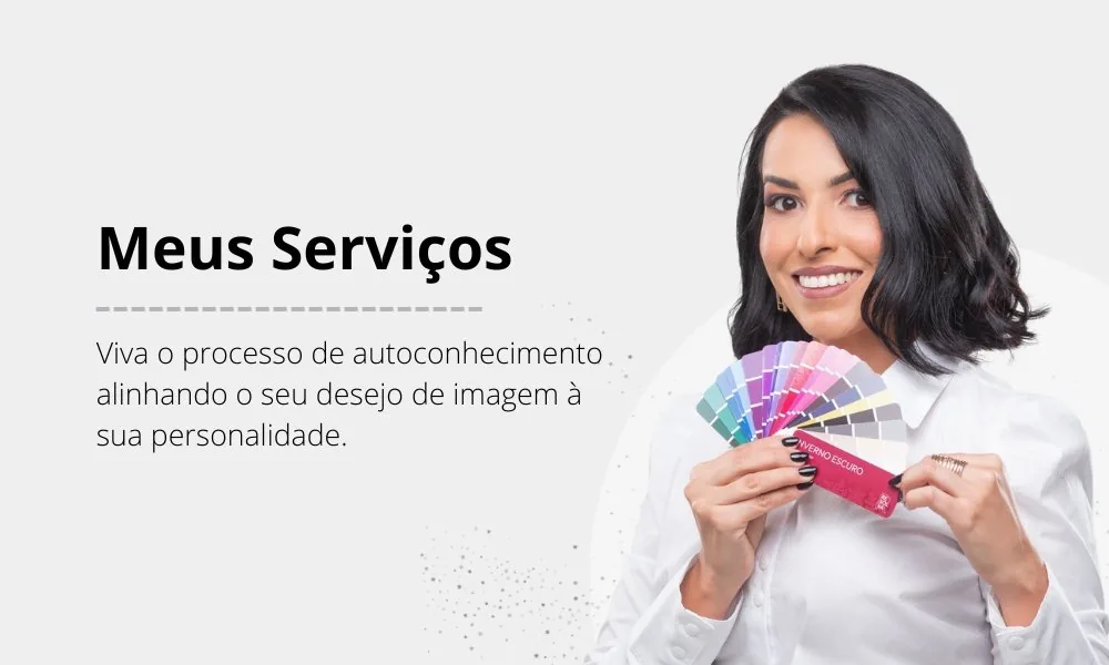Dany Freitas segurando uma cartela de cores